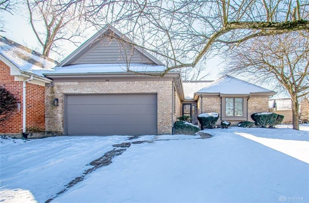 136 Copperfield Dr in Dayton, OH - Building Photo