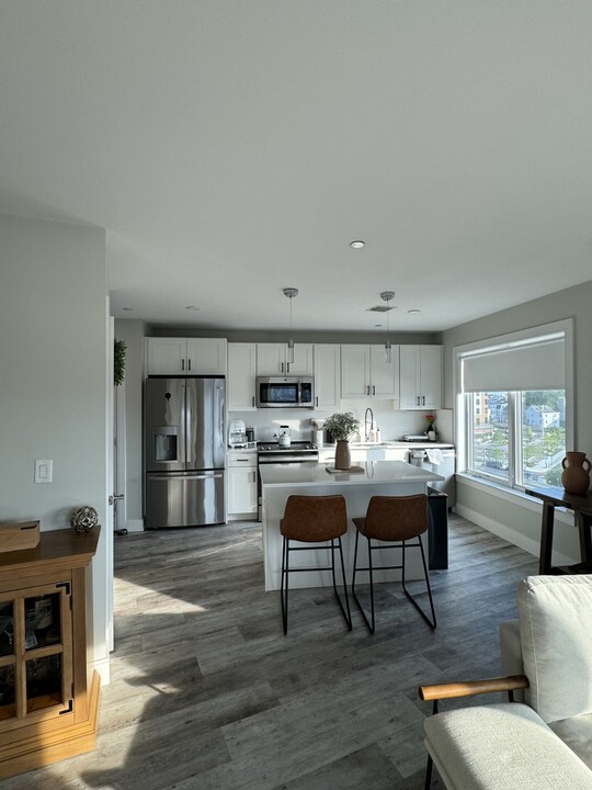 206 Old Colony Ave, Unit 603 in Boston, MA - Building Photo