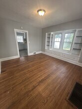 13401 S Parkway Dr in Garfield Heights, OH - Building Photo - Building Photo