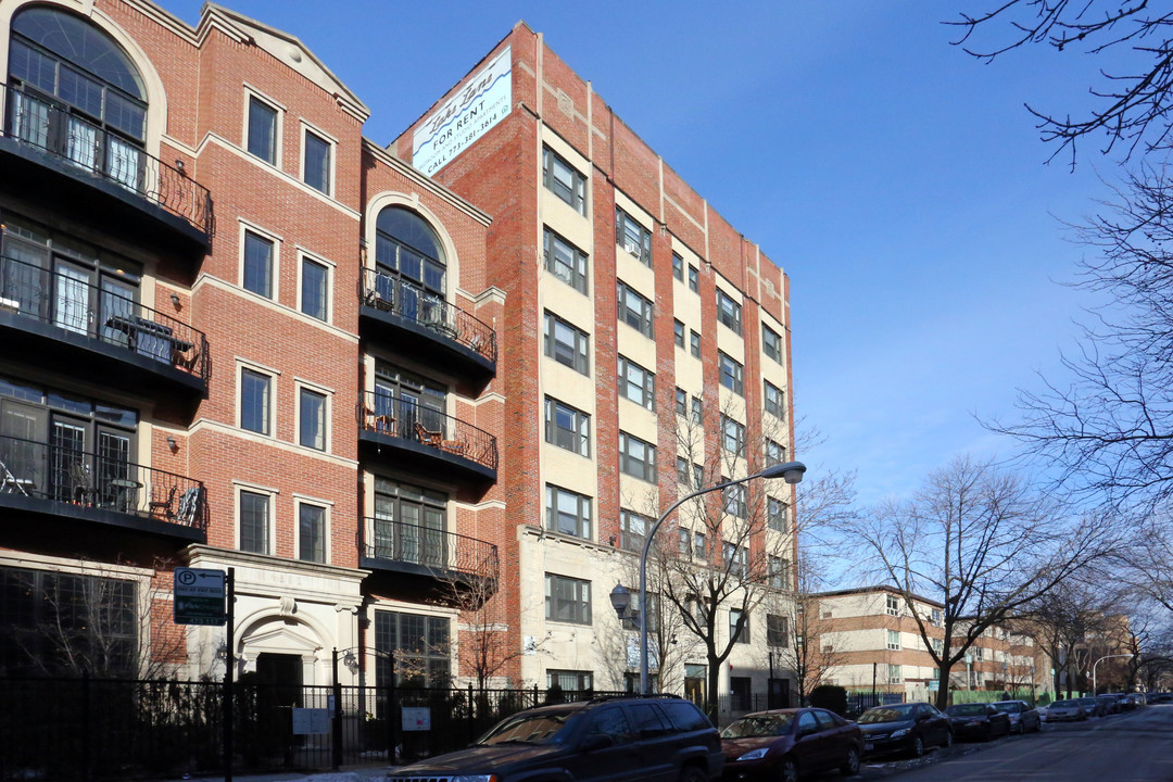 Lake Lane Apartments in Chicago, IL - Building Photo