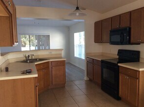 503 Cadiz Dr in Groveland, FL - Building Photo - Building Photo