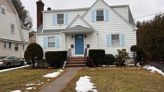 86 N Walnut St, Unit #2 in Ridgewood, NJ - Building Photo