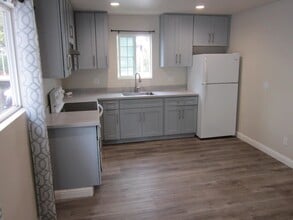 29318 Dixon St in Hayward, CA - Building Photo - Building Photo