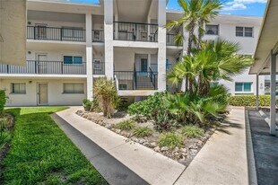 708 S Tamiami Trl in Venice, FL - Building Photo