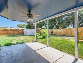 7422 Stonehouse Dr in San Antonio, TX - Building Photo - Building Photo