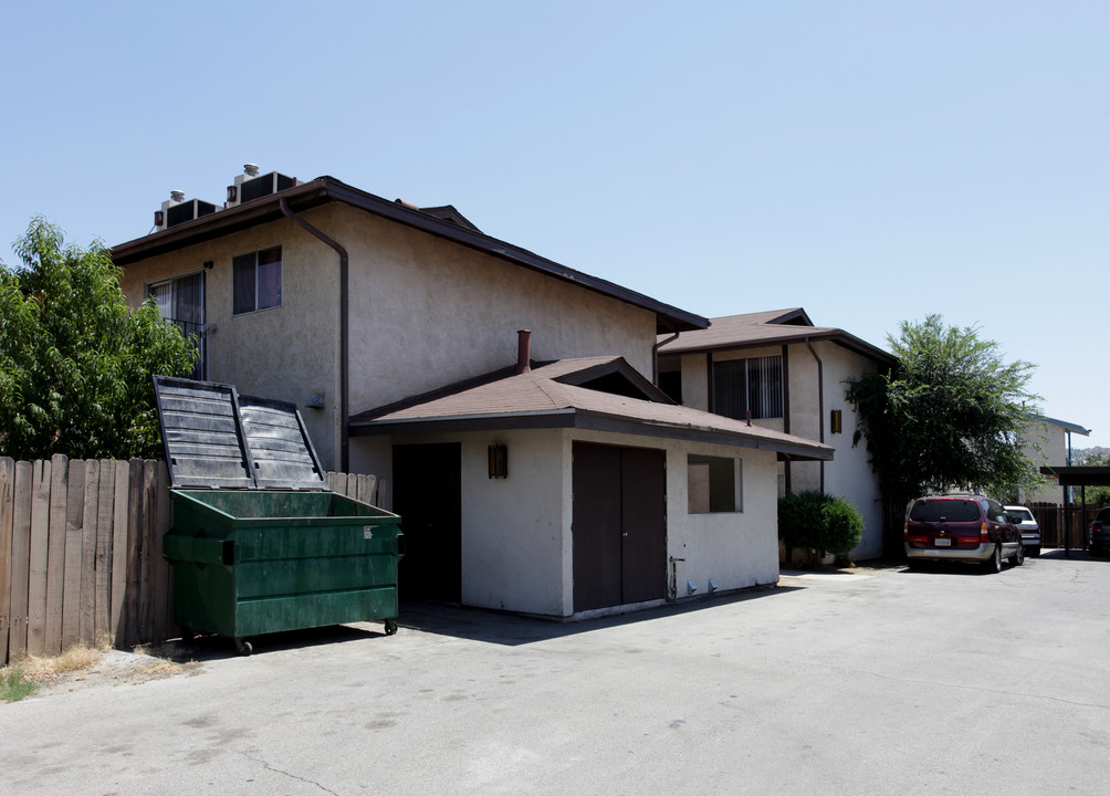 40381 Mayberry Ave in Hemet, CA - Building Photo