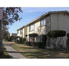 10851-10861 Palma Vista Ave in Garden Grove, CA - Building Photo - Building Photo