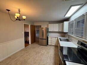 3460 Donald St in Eugene, OR - Building Photo - Building Photo