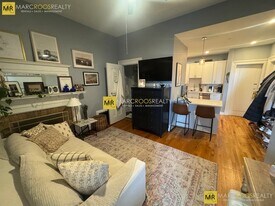 464 Beacon St, Unit 3R in Boston, MA - Building Photo