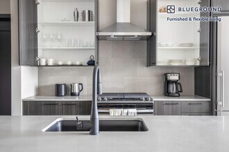 939 W Washington Blvd in Chicago, IL - Foto de edificio - Building Photo