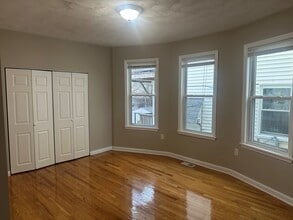 68 Bellevue St, Unit 1 in Boston, MA - Foto de edificio - Building Photo