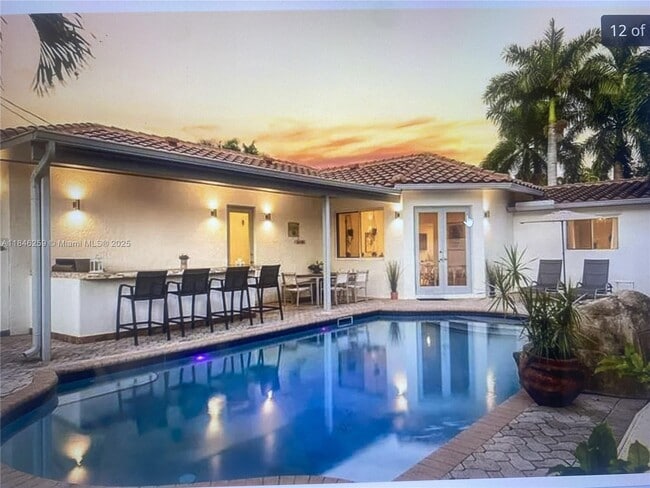 property at 1116 N 13th Ct