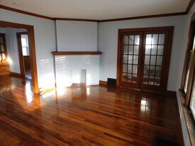 8229 Garfield Blvd in Garfield Heights, OH - Building Photo