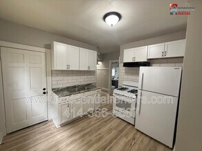 2724 N Palmer St in Milwaukee, WI - Building Photo - Building Photo