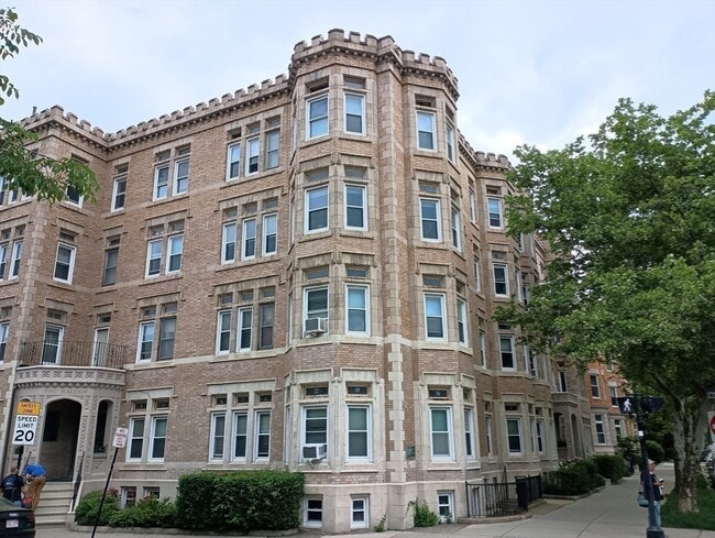 3 Englewood Ave in Brookline, MA - Building Photo - Building Photo