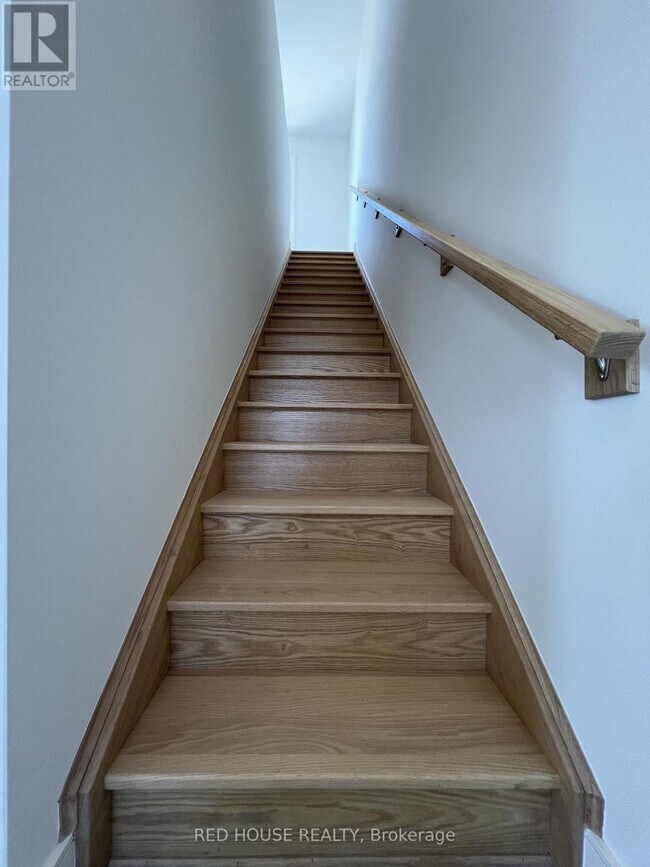 42 Everett Cmn in St Catharines, ON - Building Photo - Building Photo