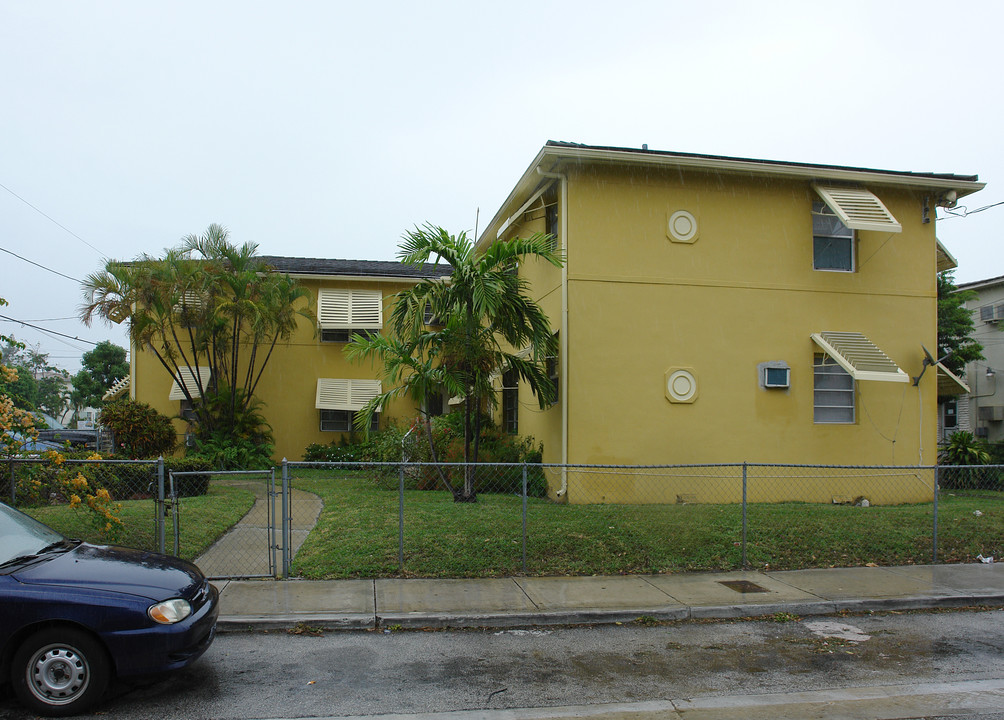 501 SW 9th Ave in Miami, FL - Building Photo