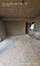 32 Island Lake Dr in Hamilton, OH - Foto de edificio - Building Photo