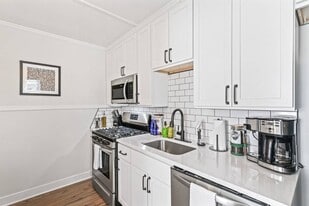 42 George St in Saratoga Springs, NY - Building Photo