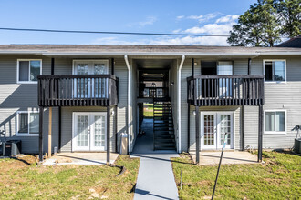 Jackson Valley Apartments in Jackson, MS - Building Photo - Building Photo