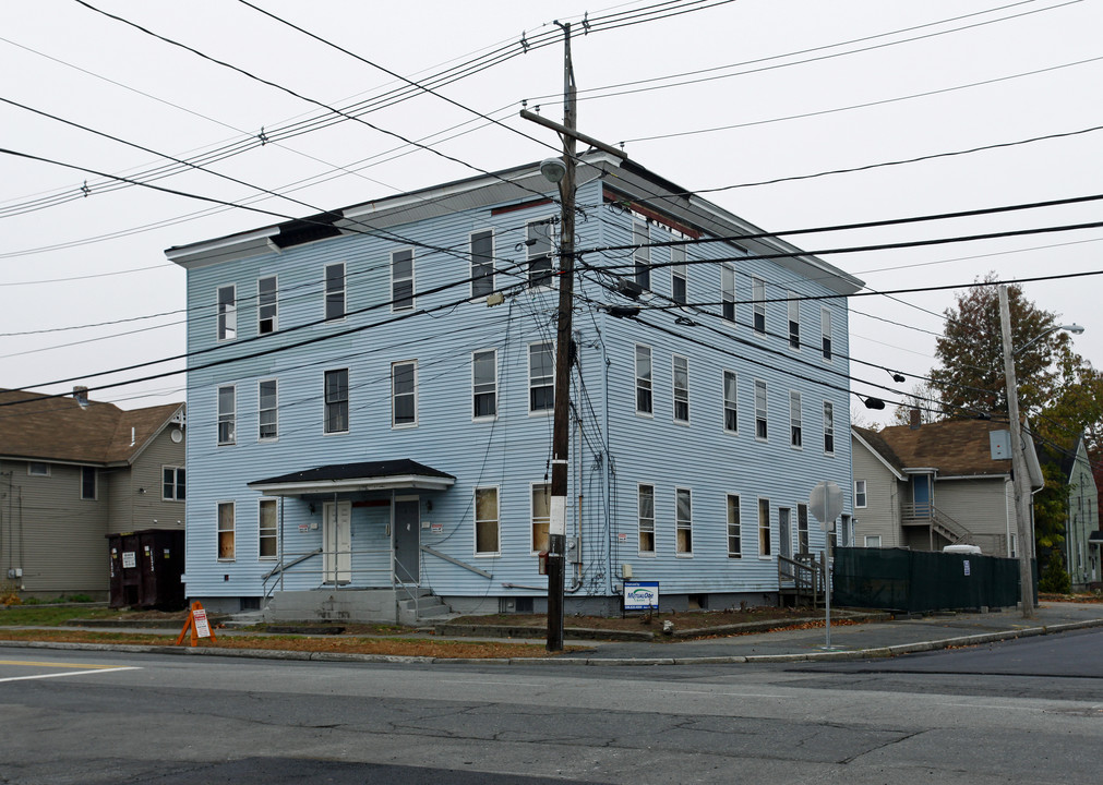 76 Grant St in Framingham, MA - Building Photo