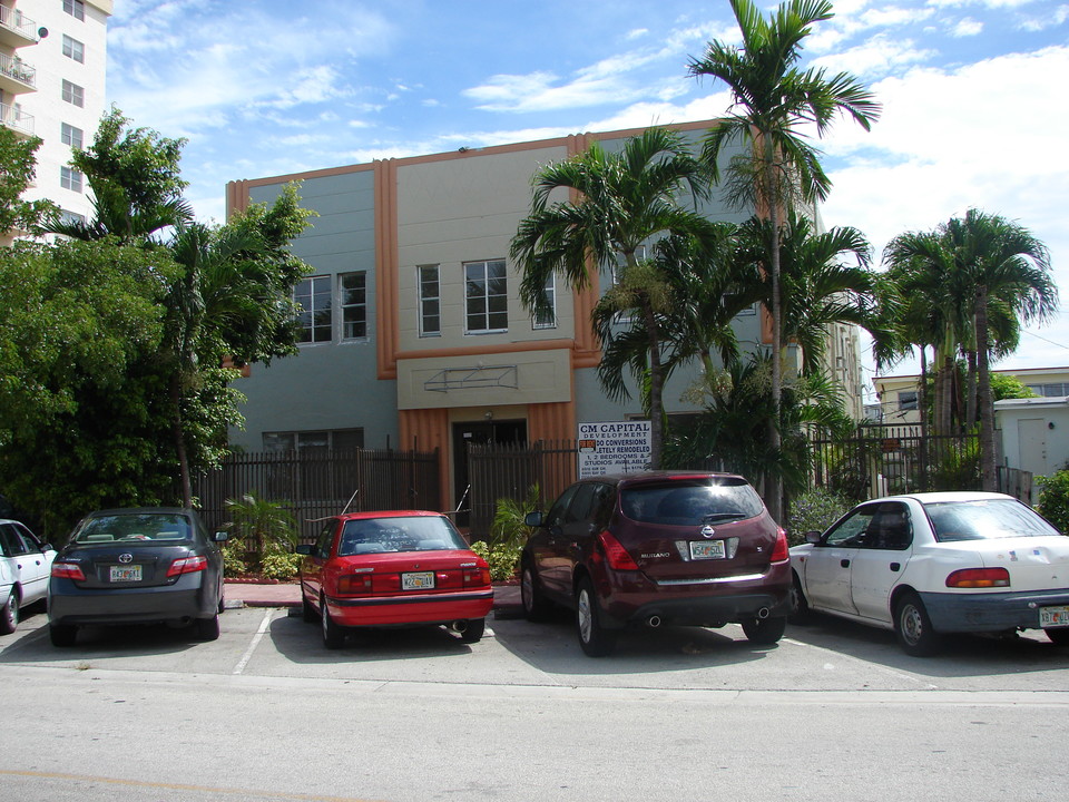 6918 Bay Dr in Miami Beach, FL - Building Photo