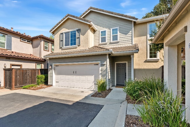 6451 Brando Loop in Fair Oaks, CA - Foto de edificio - Building Photo