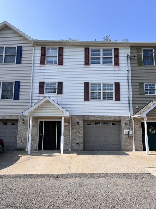 property at 848 Quadrilla St