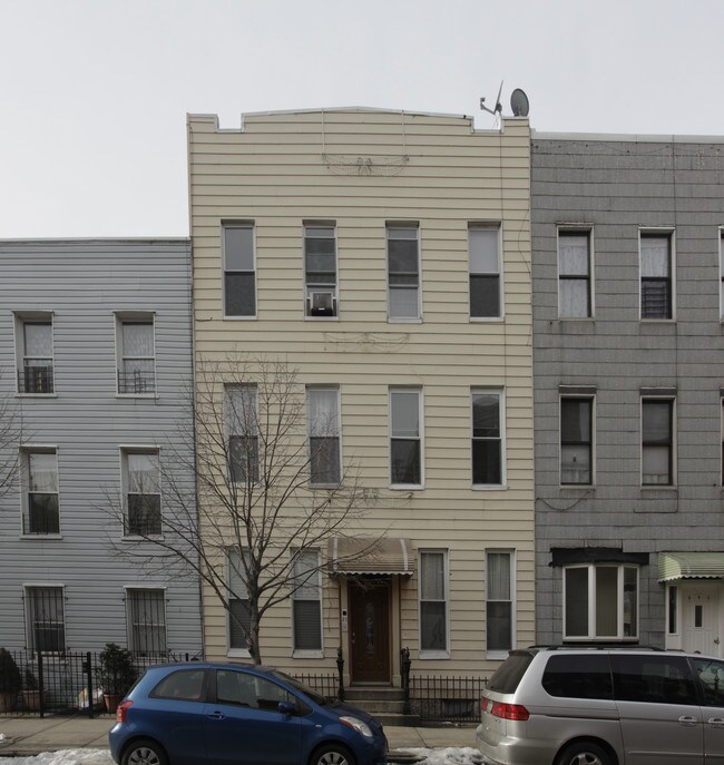 289 Eckford St in Brooklyn, NY - Building Photo - Building Photo