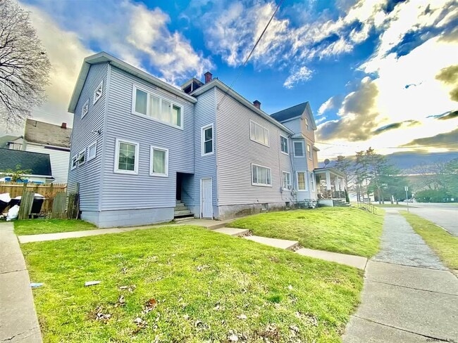 property at 901 Nott St