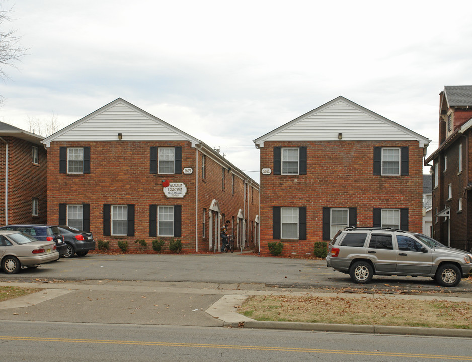 Apple Grove in Huntington, WV - Building Photo