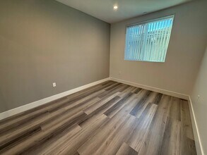 11155 Huston St in Los Angeles, CA - Building Photo - Building Photo