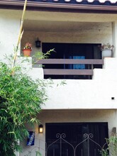 2425 Cranston Dr, Unit #218 in Escondido, CA - Foto de edificio - Building Photo