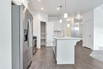 16192 S Truss Dr in Bluffdale, UT - Building Photo - Building Photo