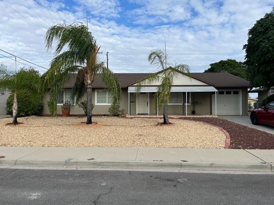 25981 Coombe Hill Dr in Menifee, CA - Building Photo