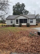 3321 Branch St in Millbrook, AL - Building Photo