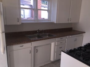2408 Lexington Dr in Ventura, CA - Building Photo - Building Photo