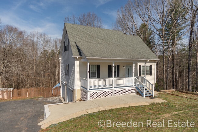 property at 220 Sequoyah Cir