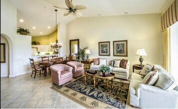 3049 Driftwood Way, Unit #3806 Second Floor in Naples, FL - Foto de edificio - Building Photo