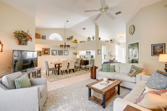 16168 Kelly Woods Dr in Ft. Myers, FL - Building Photo - Building Photo