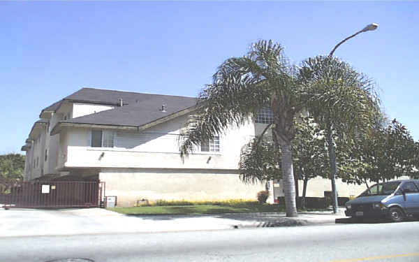 1805 W Commonwealth Ave in Alhambra, CA - Building Photo