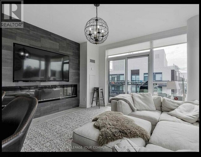 271-B271 Sea Ray Ave