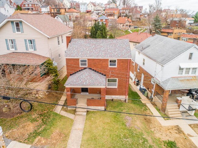 118 Lakewood Ave in West View, PA - Building Photo - Building Photo