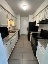 9797 Leawood Blvd in Houston, TX - Foto de edificio - Building Photo