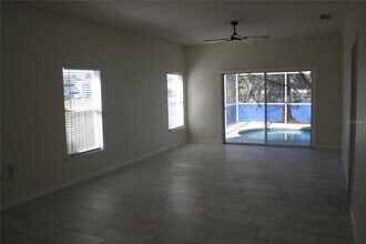 1819 Meadow Pond Way in Orlando, FL - Building Photo - Building Photo