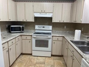 825 Mary Frank Ct in Mount Dora, FL - Building Photo - Building Photo