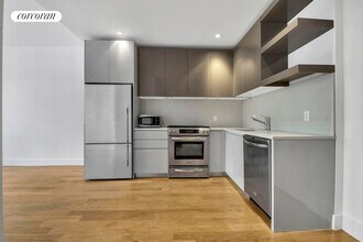 2-26 50th Avenue 6J in Queens, NY - Foto de edificio - Building Photo