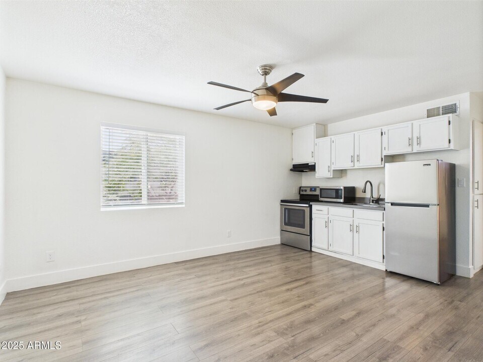 3016 N 37th St in Phoenix, AZ - Building Photo