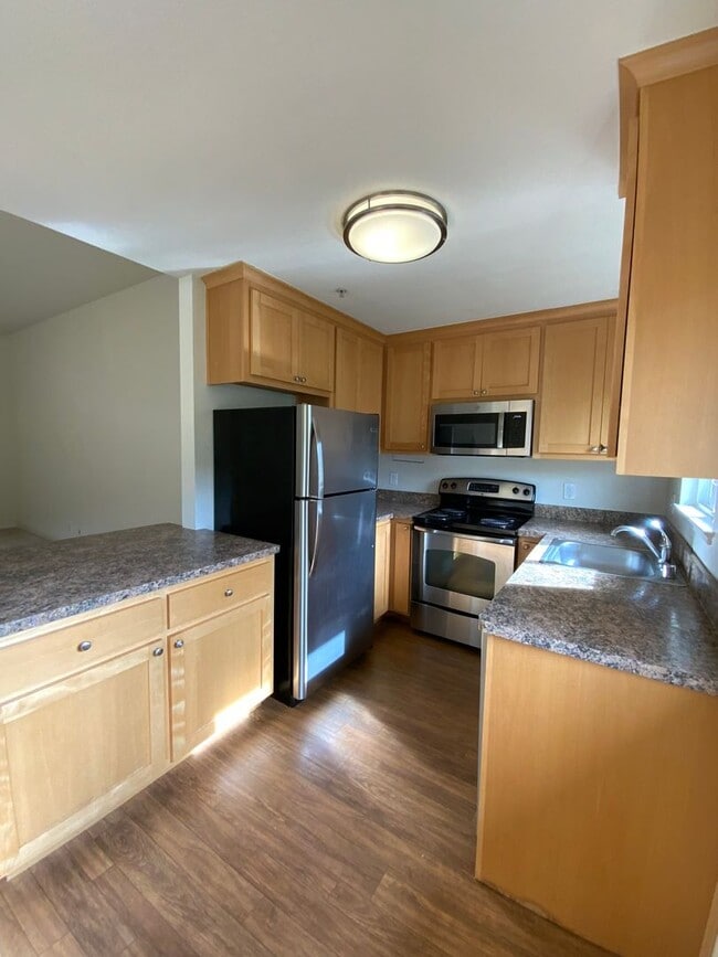 property at 835 University Ave