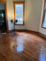 1918 N Spaulding Ave, Unit 2F in Chicago, IL - Building Photo